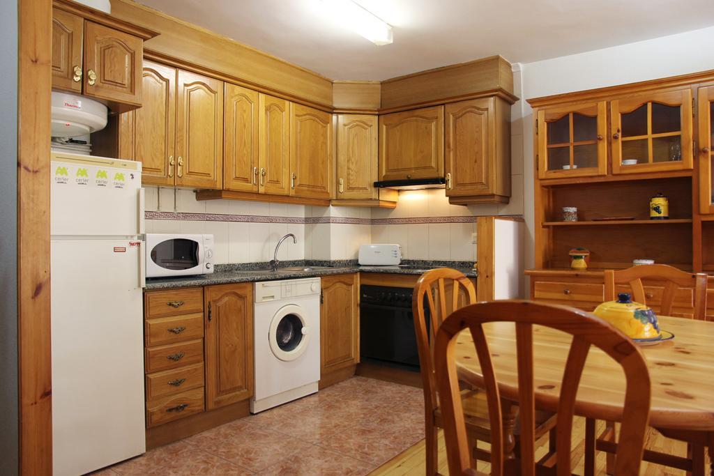 Apartamentos Los Tilos Benasque Habitación foto
