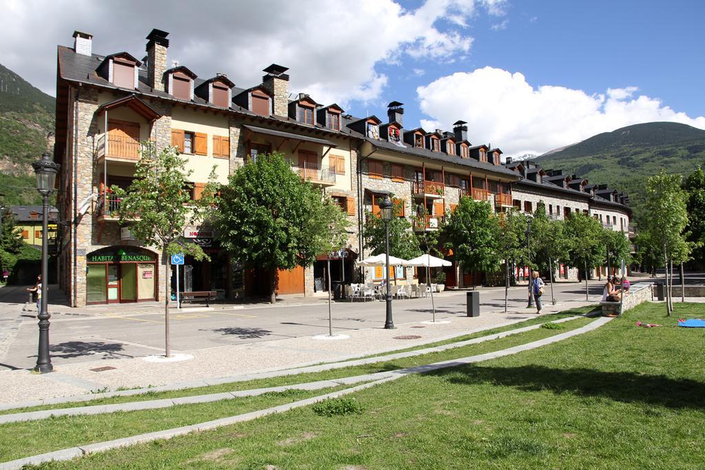 Apartamentos Los Tilos Benasque Habitación foto